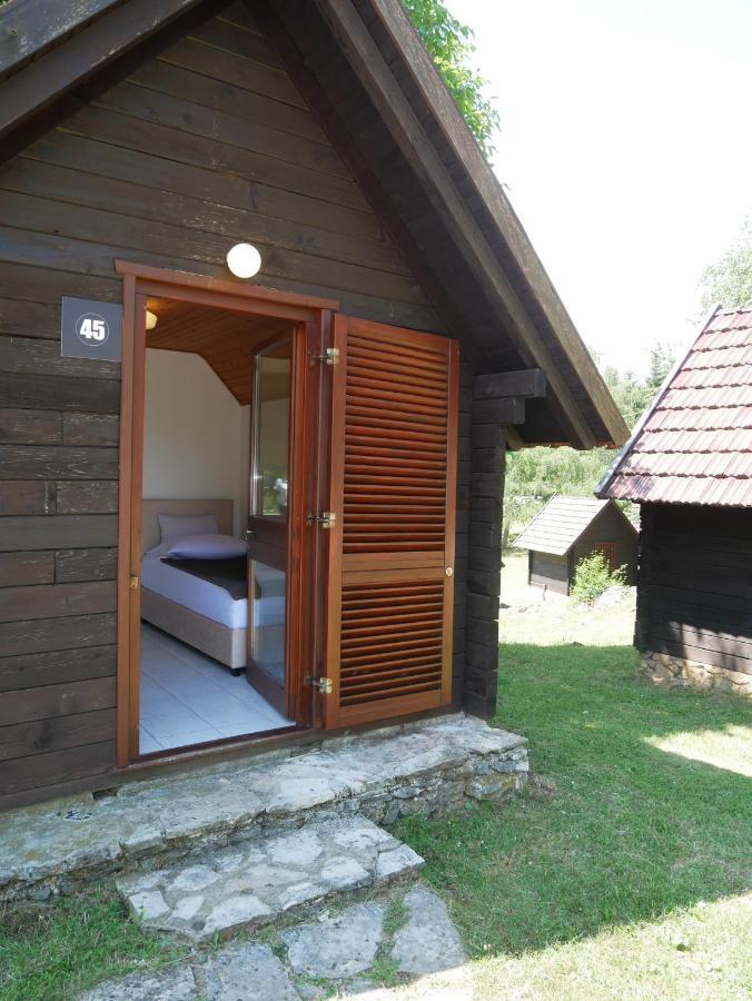Bungalows Korana - Campsite Korana Seliste Dreznicko Exterior foto